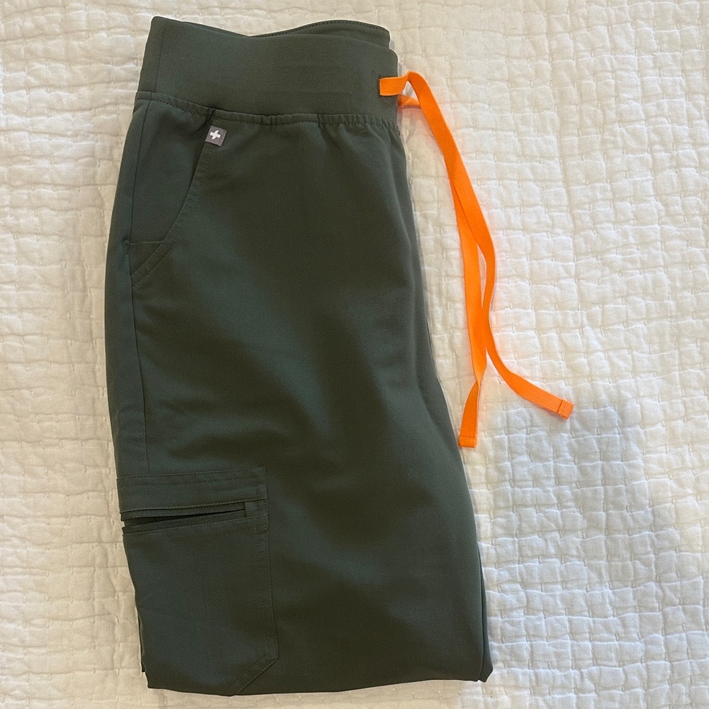Women’s figs jogger scrub pants